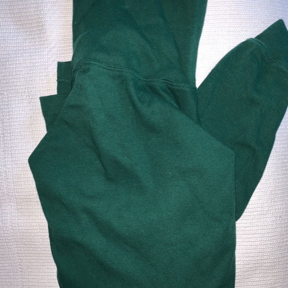 Beautifully forest green T-neck J crew XL